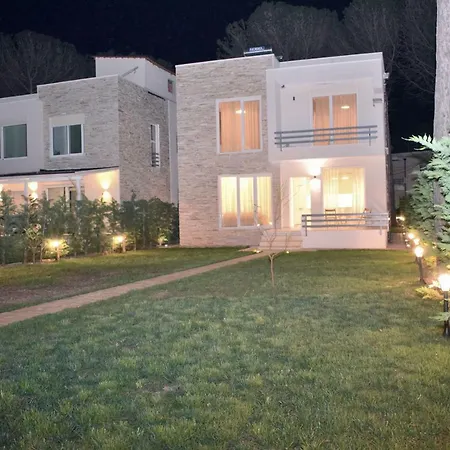Sunshine Houses At Lura 3